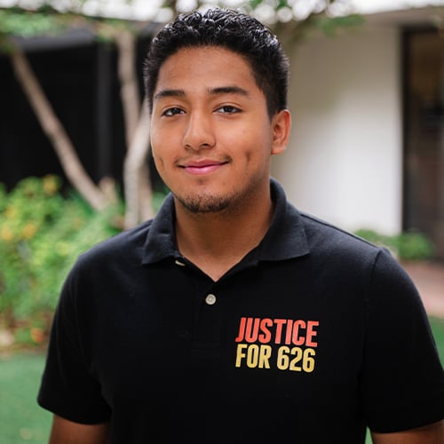 Headshot of Diego Oliva